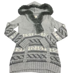 Super cute sweater 